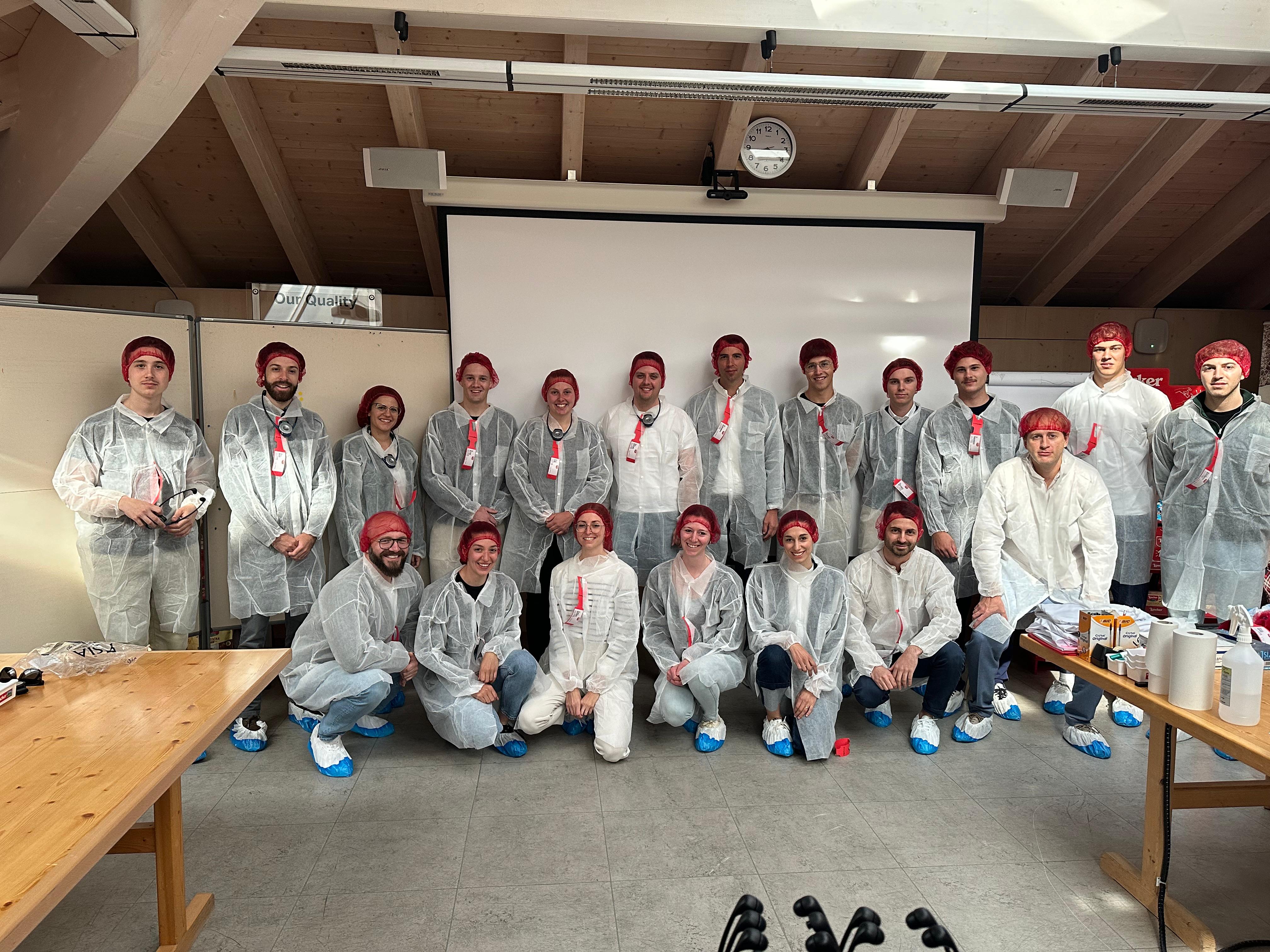Gruppenfoto der Jungen im hds bei einem gemeinsamen Kochevent